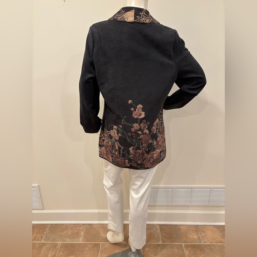 Radzoli Floral Asymmetrical Grey & Pastel Embroidery Detail Button-Up Tunic, L - Picture 8 of 13